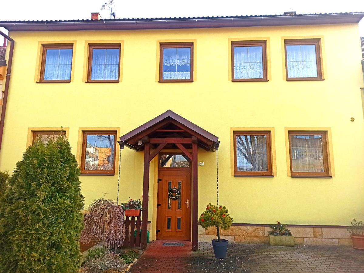 soukromý pokoj s vlastní kuchyní a koupelnou Jičín Exteriér fotografie